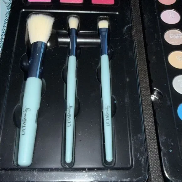 Ulta Beauty Glittery Teal Beauty Box - Picture 8 of 13